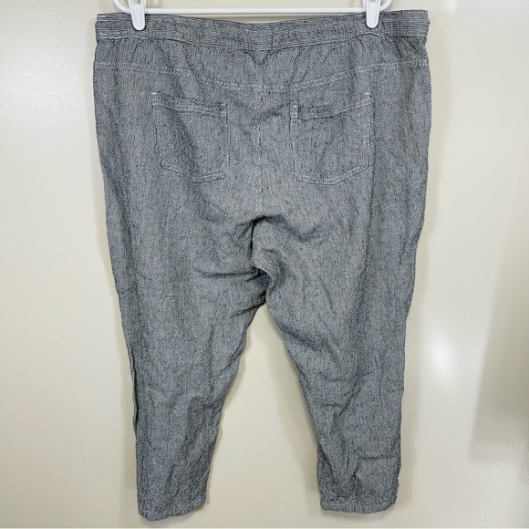 Juniper + Lime Black & White Pin Striped Drawstring Cropped Linen Pants - 1X - Picture 6 of 9